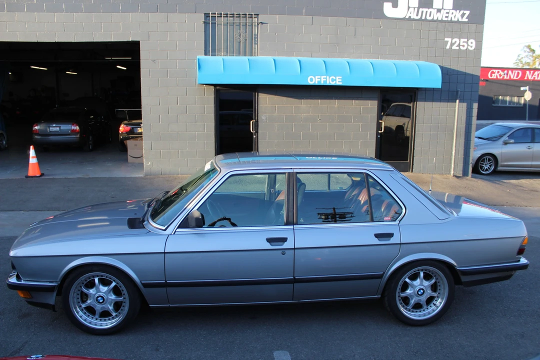 1987 BMW E28 5 Series - Image 11 of 31
