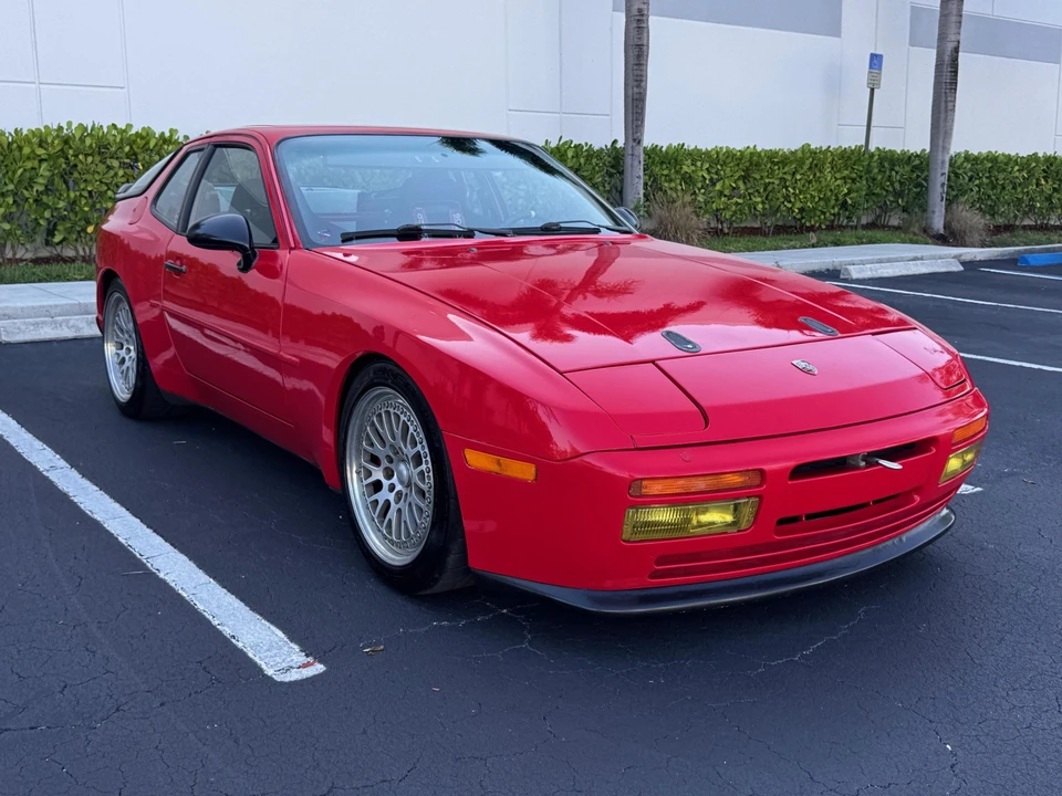 1988 Porsche 944 Turbo - Image 2 of 31