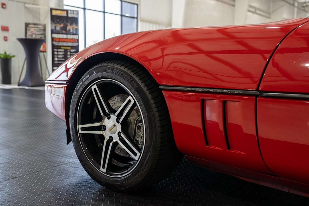 1990 Chevrolet Corvette C4 - Image 28 of 31