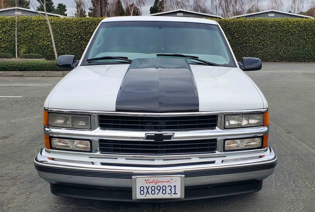 1998 Chevrolet C/K 4th Gen - Image 2 of 31
