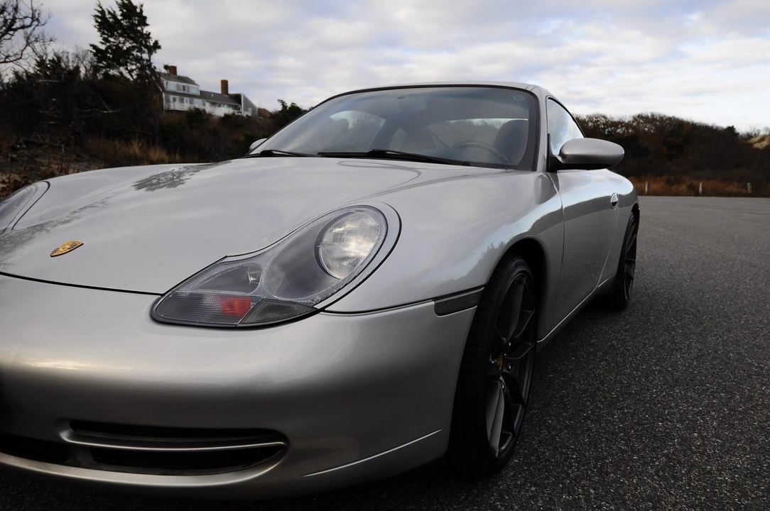 1999 Porsche 996 Carrera - Image 10 of 31