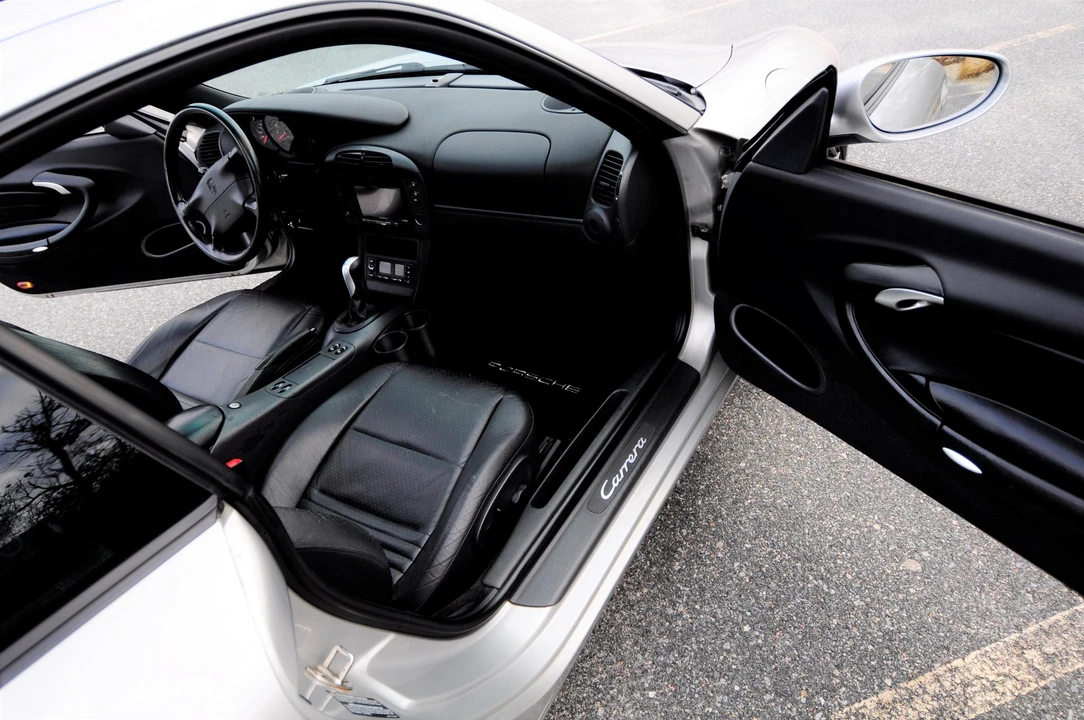 1999 Porsche 996 Carrera - Image 28 of 31