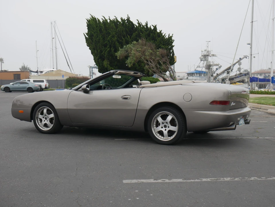 2002 Studebaker Avanti - Image 17 of 31