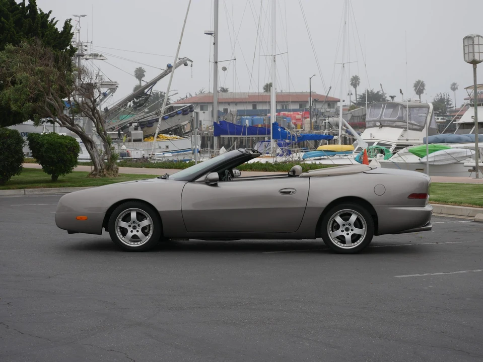 2002 Studebaker Avanti - Image 19 of 31