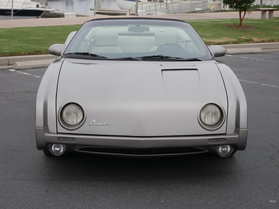 2002 Studebaker Avanti - Image 9 of 31