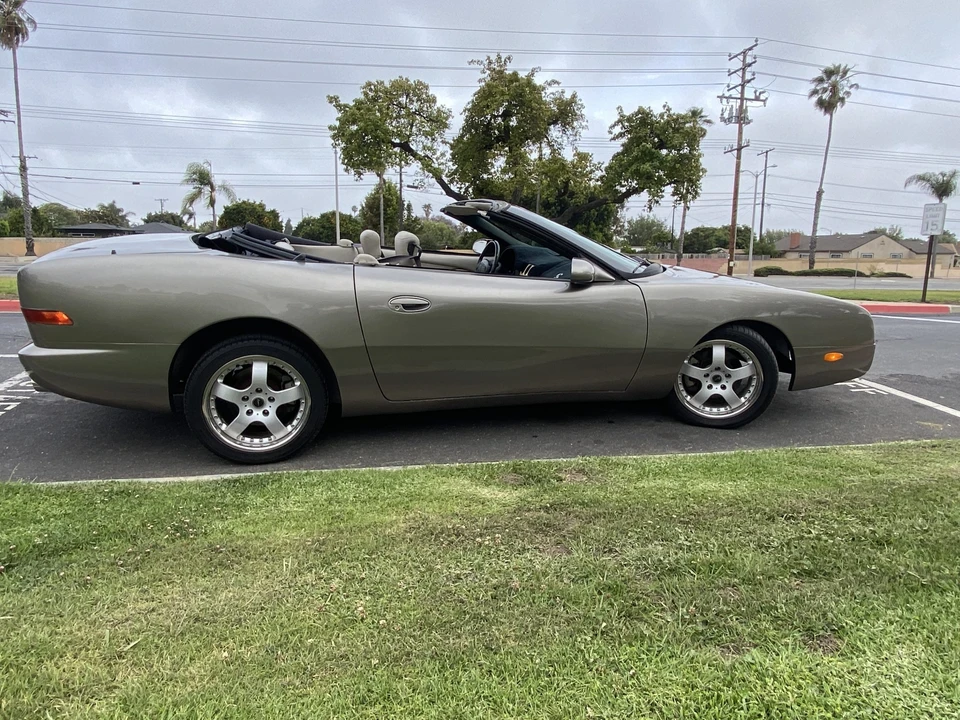 2002 Studebaker Avanti - Image 10 of 31