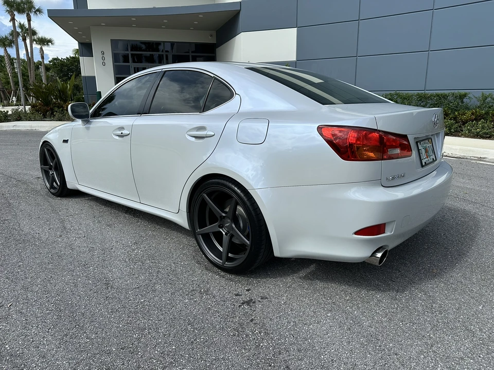 2006 Lexus IS 2nd Gen - Image 19 of 31