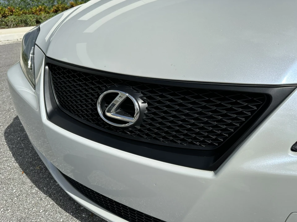 2006 Lexus IS 2nd Gen - Image 28 of 31