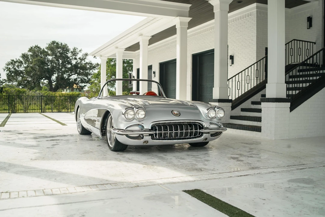 Chevrolet Corvette C1 - Image 13 of 31