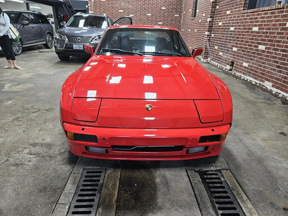 1986 Porsche 944 - Image 27 of 31