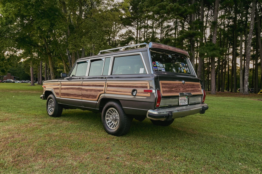 1988 Jeep SJ Grand Wagoneer - Image 6 of 31