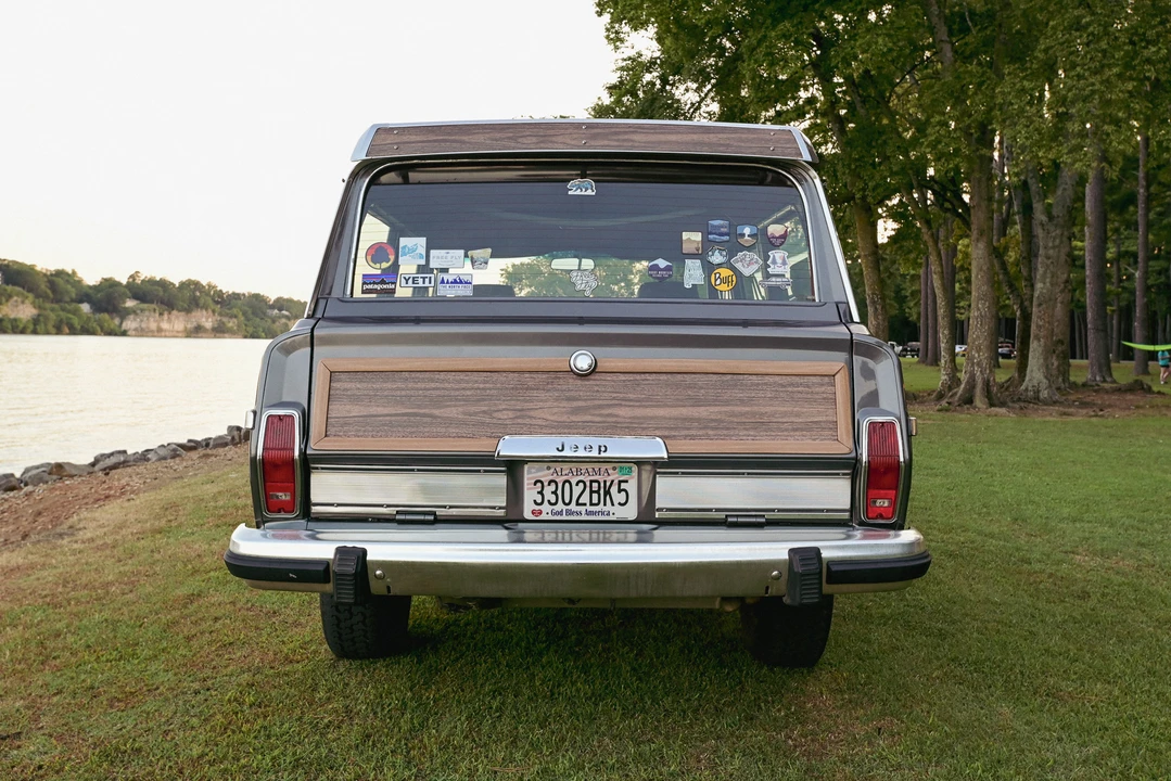 1988 Jeep SJ Grand Wagoneer - Image 8 of 31