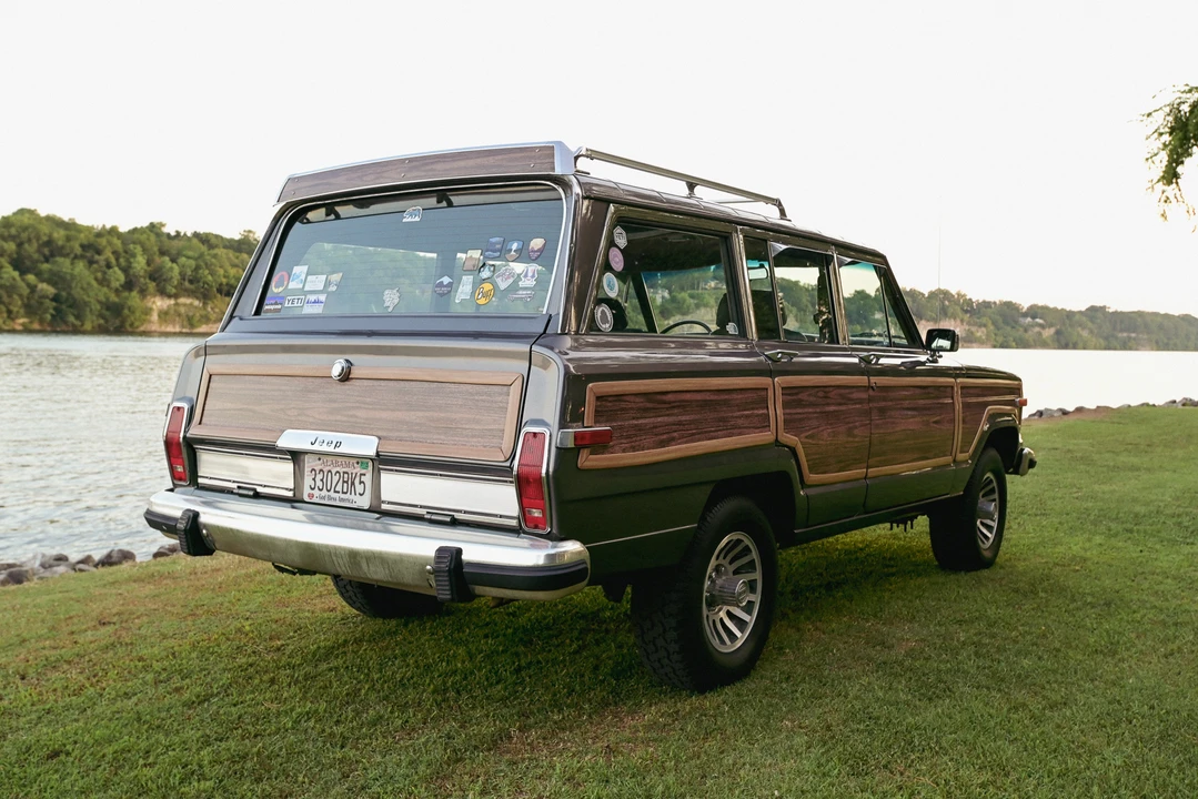 1988 Jeep SJ Grand Wagoneer - Image 10 of 31