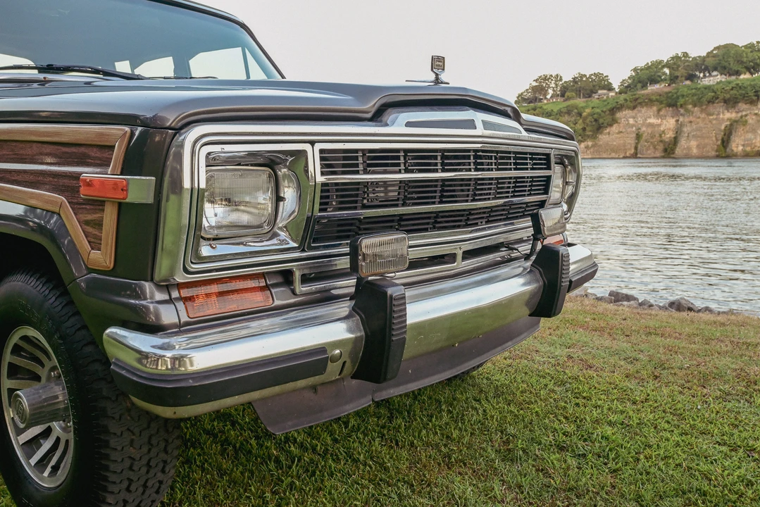 1988 Jeep SJ Grand Wagoneer - Image 30 of 31