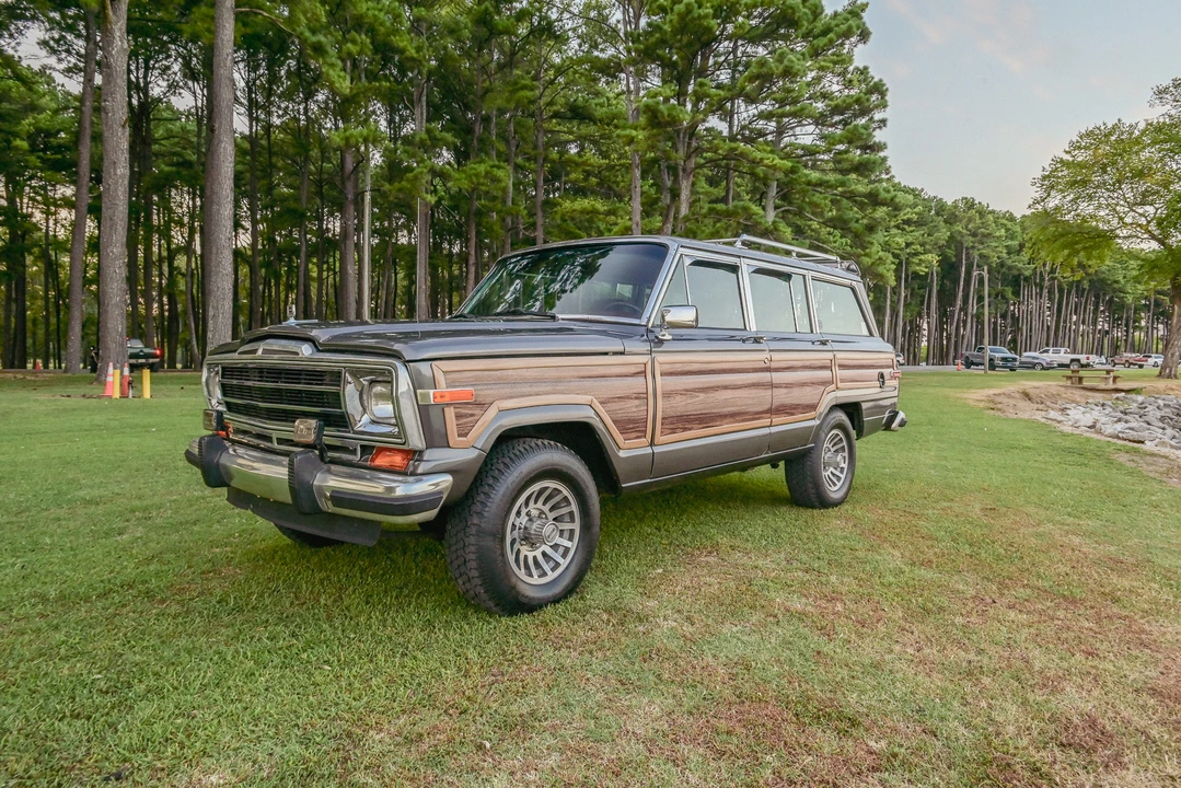 1988 Jeep SJ Grand Wagoneer - Image 3 of 31