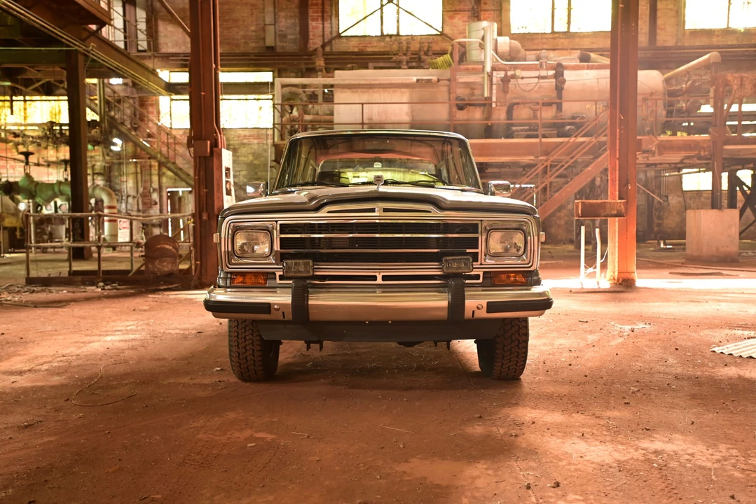 1988 Jeep SJ Grand Wagoneer - Image 27 of 31