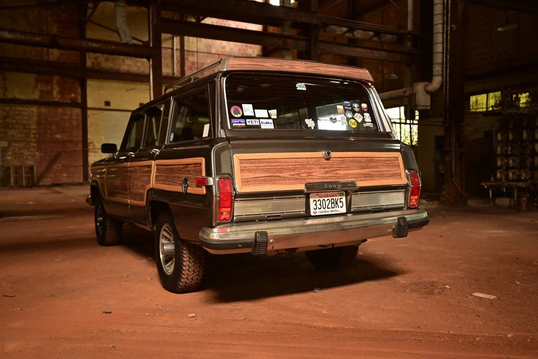 1988 Jeep SJ Grand Wagoneer - Image 21 of 31