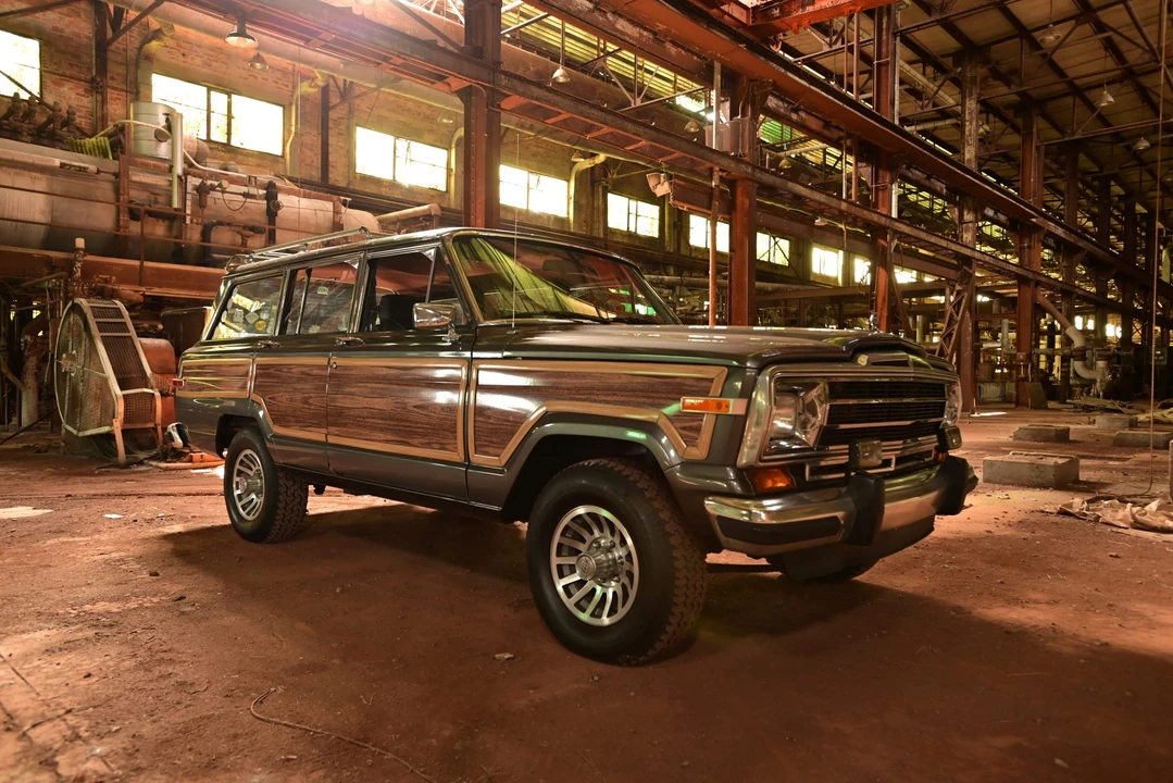 1988 Jeep SJ Grand Wagoneer - Image 26 of 31