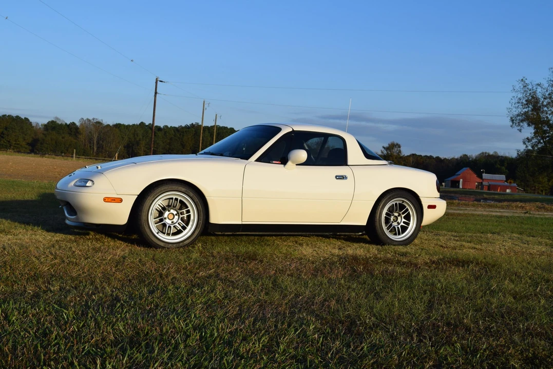1994 Mazda NA MX-5 Miata - Image 17 of 31