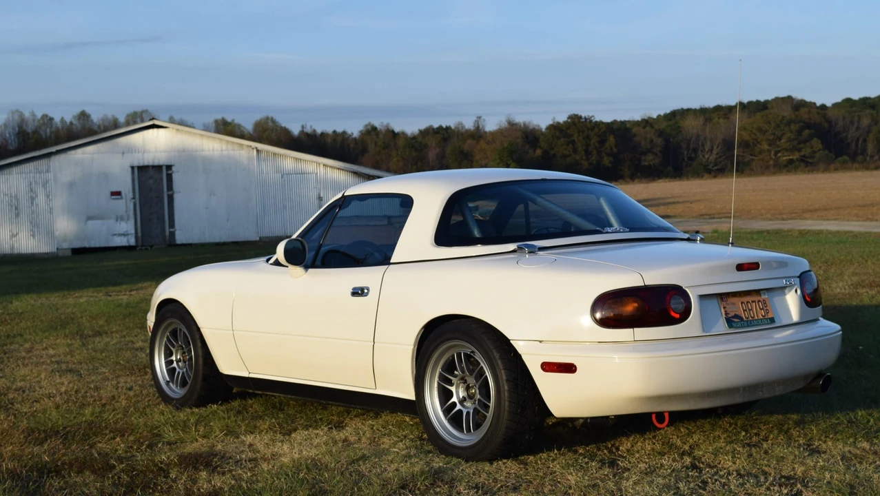 1994 Mazda NA MX-5 Miata - Image 21 of 31