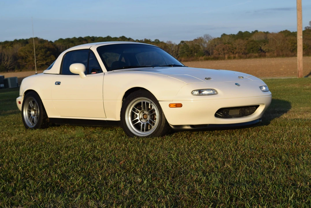 1994 Mazda NA MX-5 Miata - Image 2 of 31