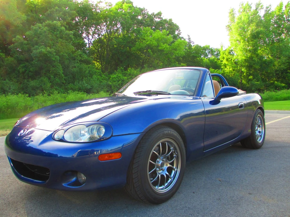 2001 Mazda NB MX-5 Miata - Image 4 of 31