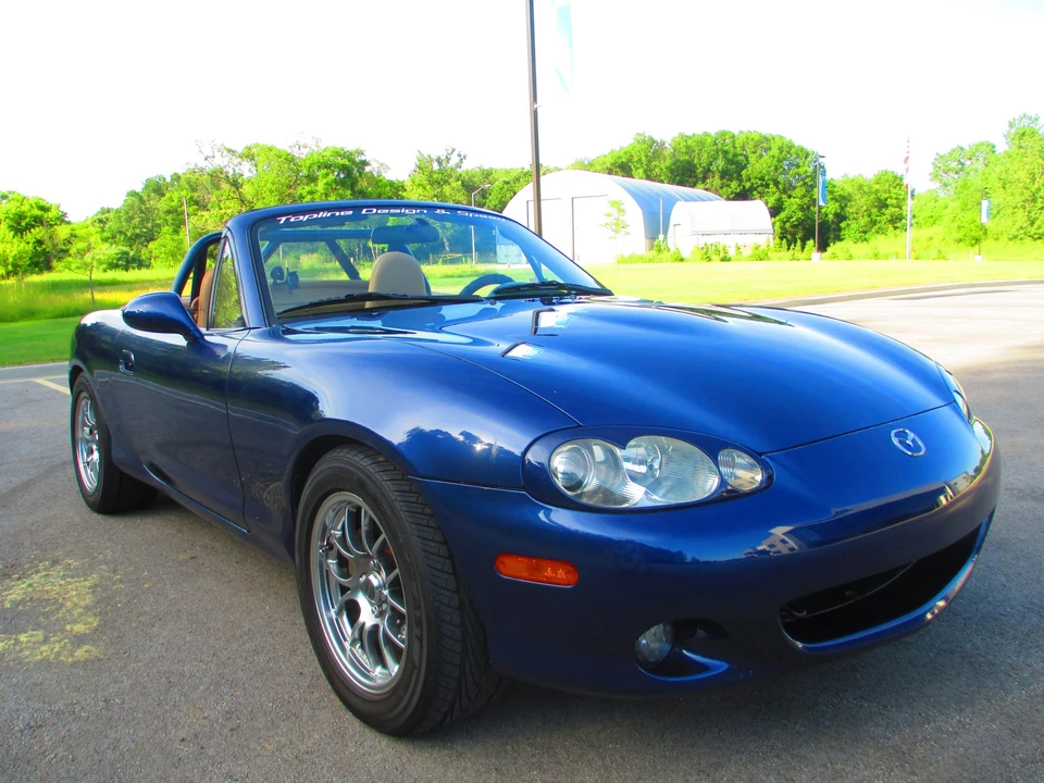 2001 Mazda NB MX-5 Miata - Image 2 of 31