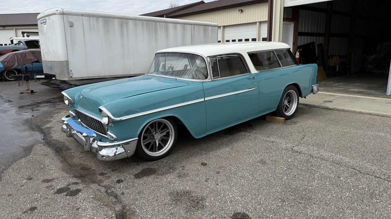 1955 Chevrolet Nomad - Image 2 of 31