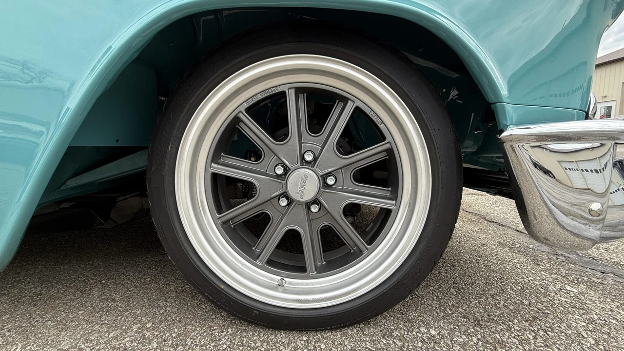 1955 Chevrolet Nomad - Image 28 of 31