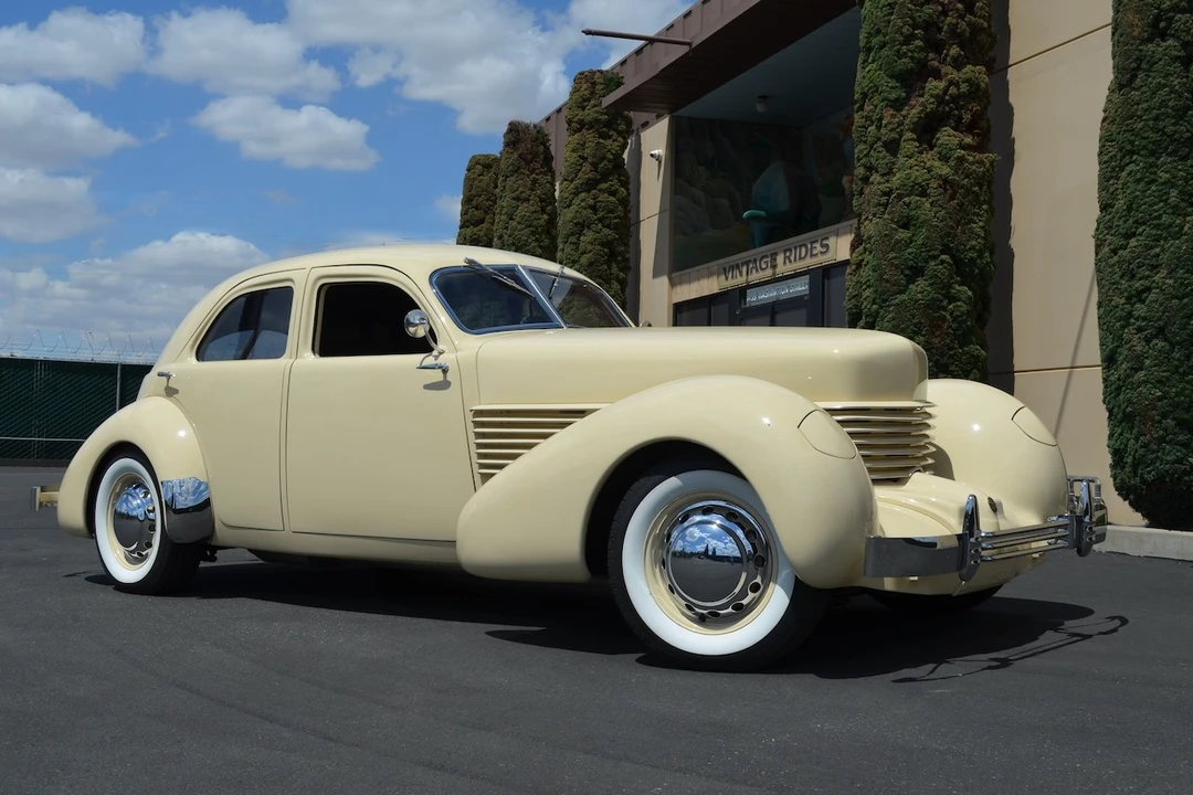 1936 Cord 810 & 812 - Image 1 of 31