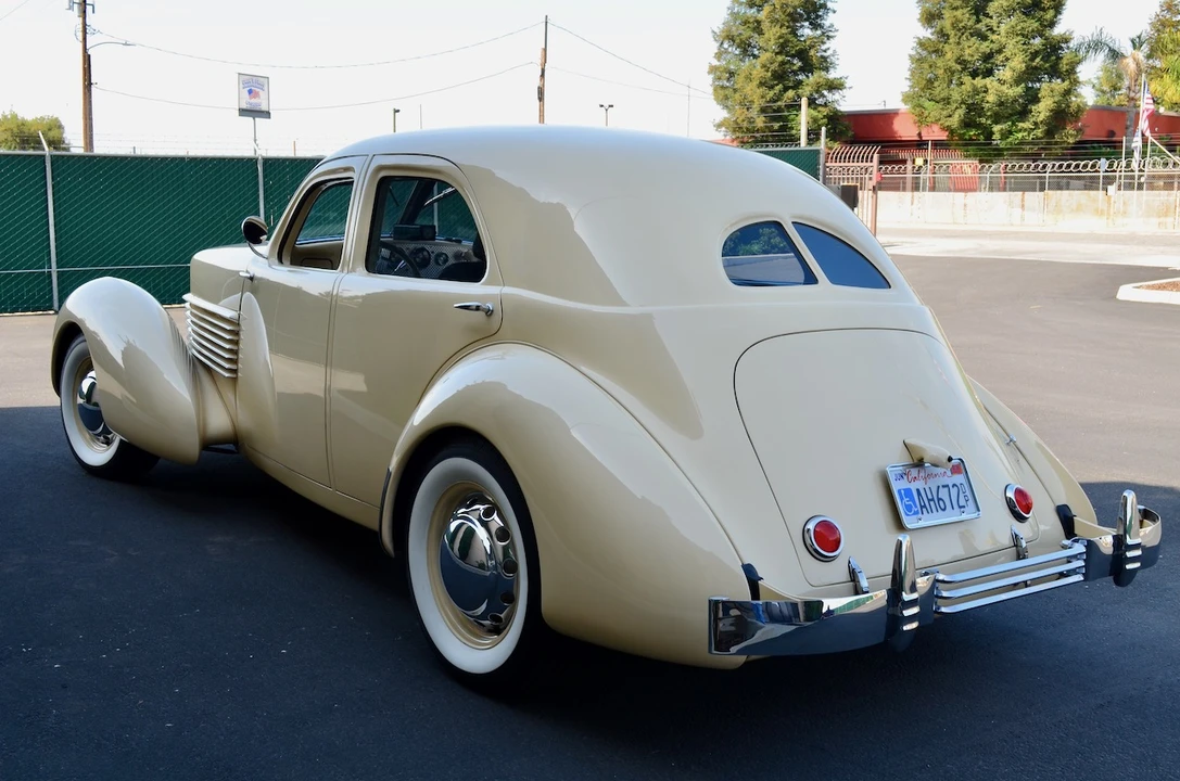 1936 Cord 810 & 812 - Image 3 of 31