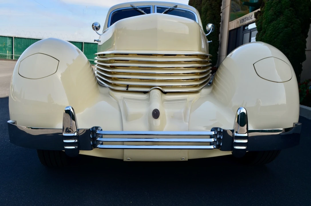 1936 Cord 810 & 812 - Image 11 of 31