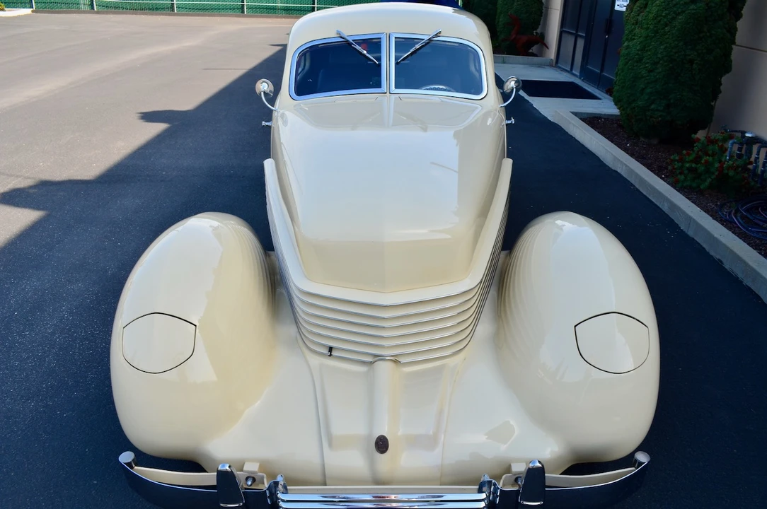 1936 Cord 810 & 812 - Image 10 of 31