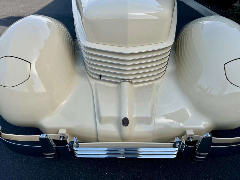 1936 Cord 810 & 812 - Image 12 of 31