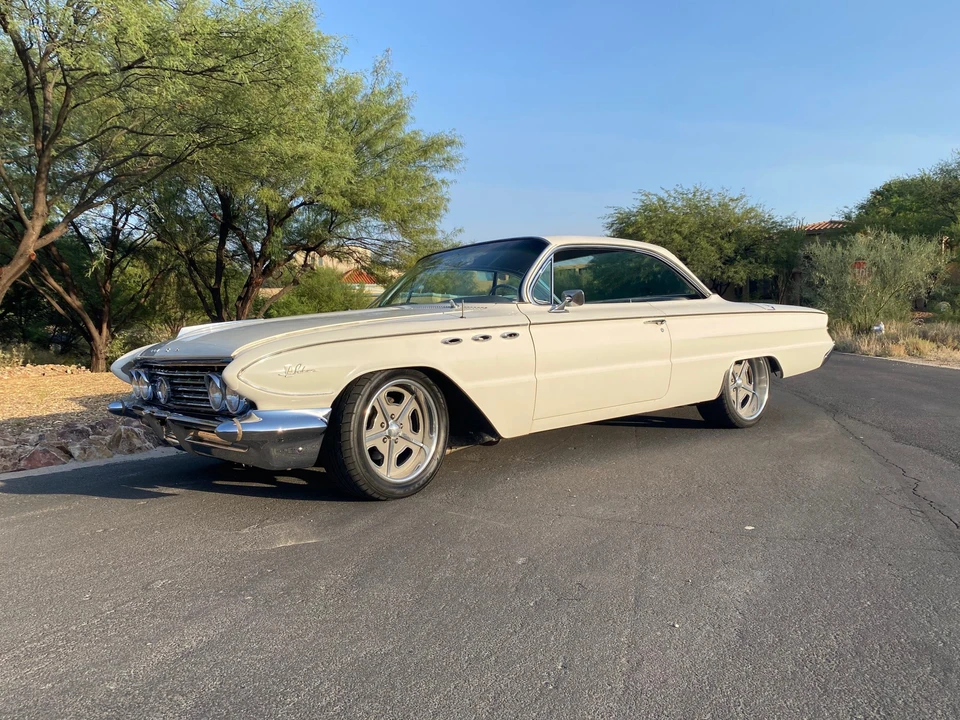 1961 Buick LeSabre - Image 2 of 31