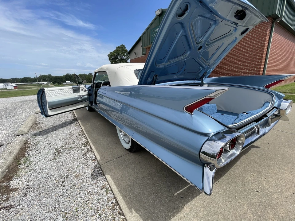 1961 Cadillac Series 62 6th Gen - Image 27 of 31