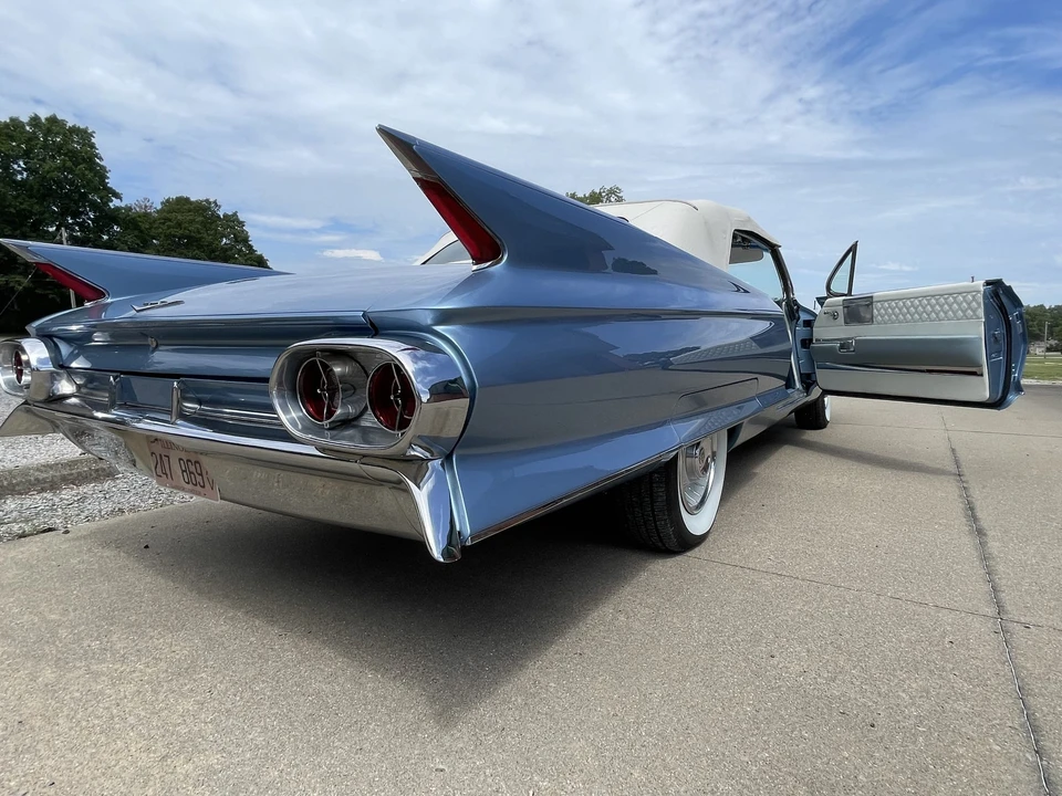1961 Cadillac Series 62 6th Gen - Image 28 of 31