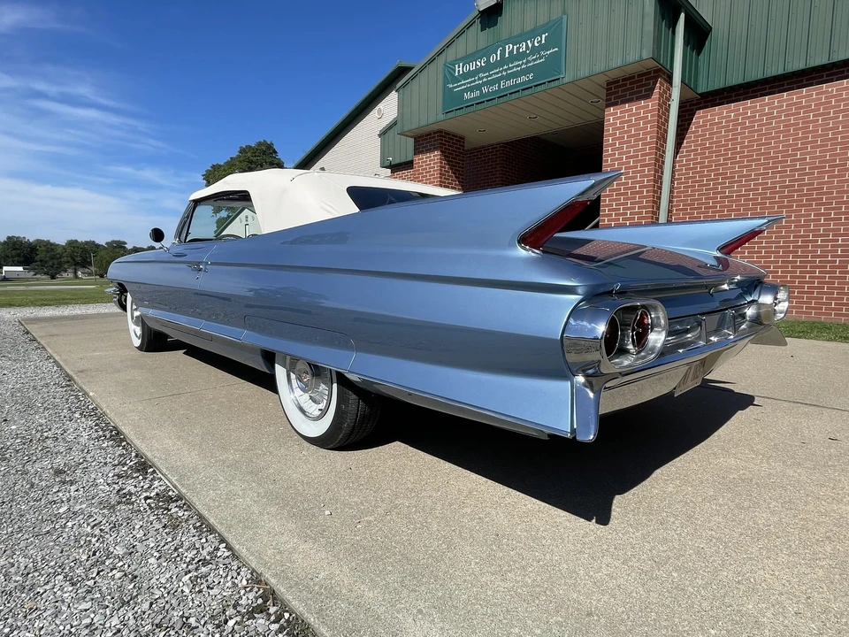 1961 Cadillac Series 62 6th Gen - Image 5 of 31