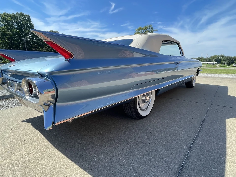 1961 Cadillac Series 62 6th Gen - Image 19 of 31