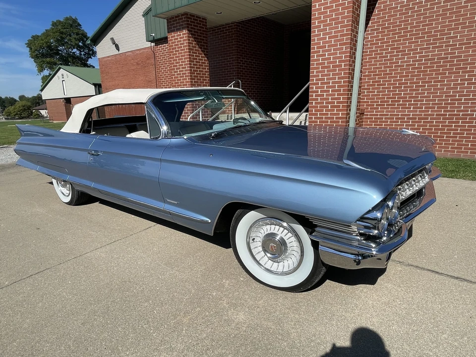 1961 Cadillac Series 62 6th Gen - Image 15 of 31