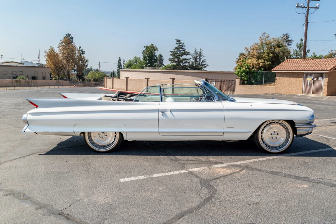 1961 Cadillac Series 62 6th Gen - Image 14 of 31