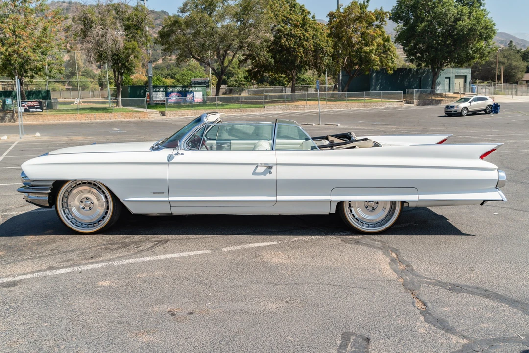 1961 Cadillac Series 62 6th Gen - Image 22 of 31