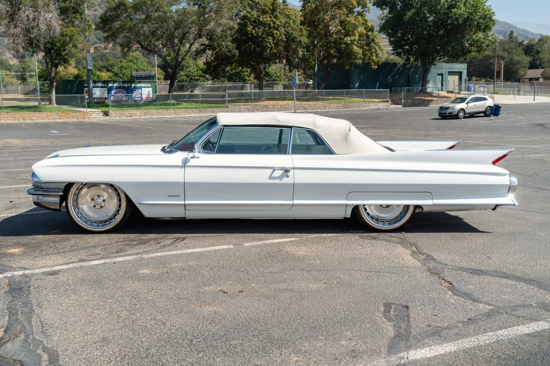 1961 Cadillac Series 62 6th Gen - Image 23 of 31