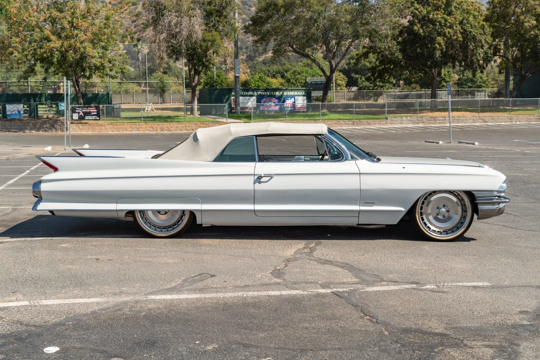 1961 Cadillac Series 62 6th Gen - Image 13 of 31