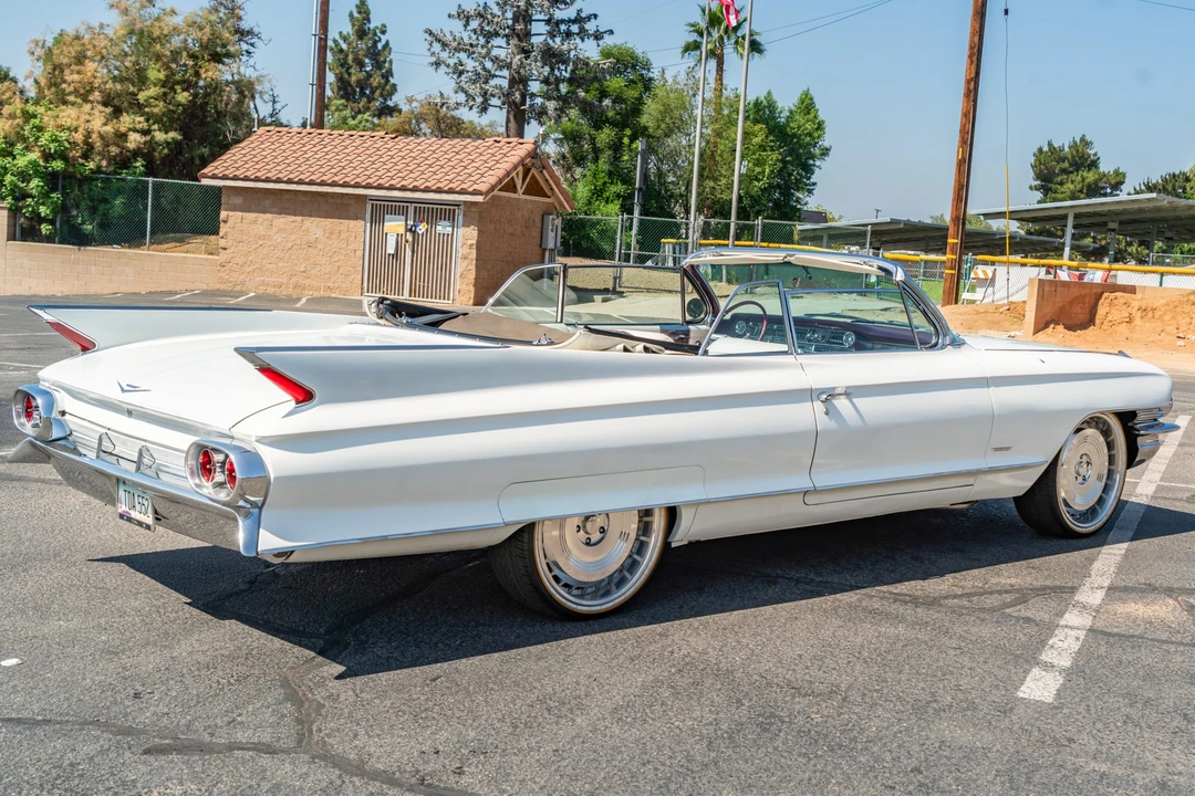 1961 Cadillac Series 62 6th Gen - Image 16 of 31