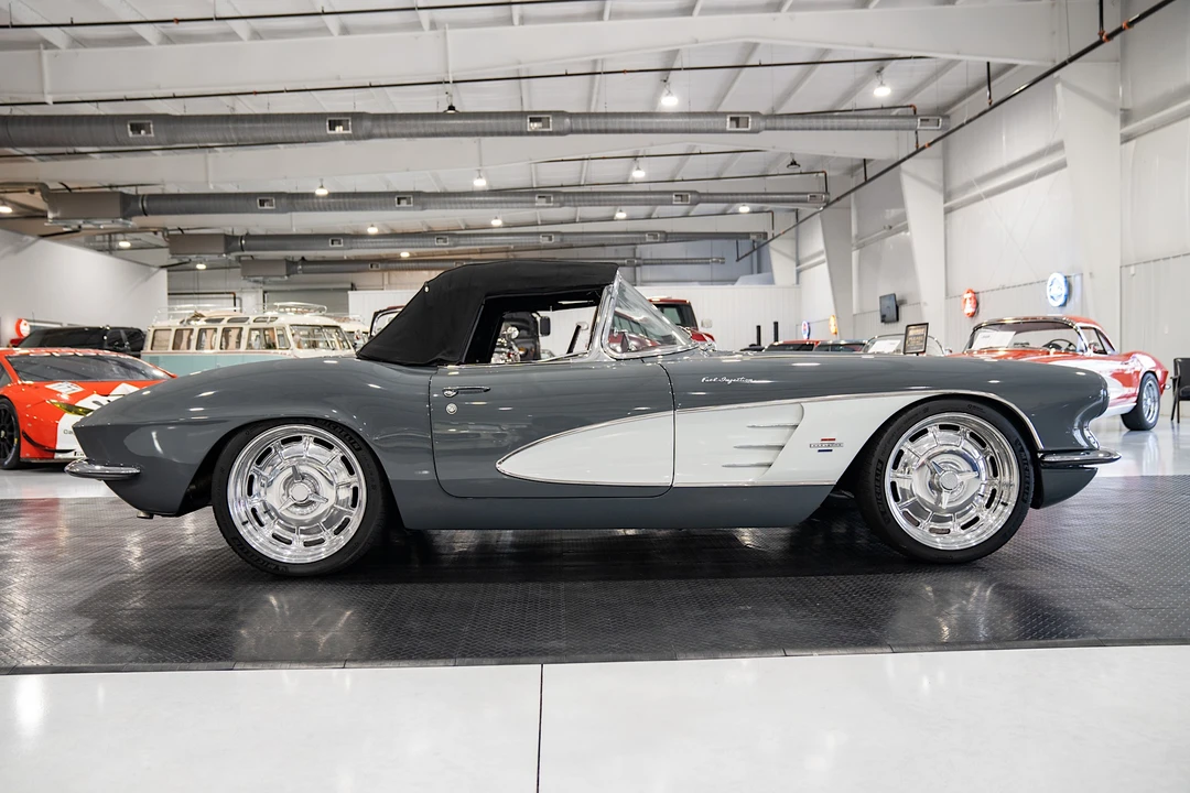 1961 Chevrolet Corvette C1 - Image 15 of 31