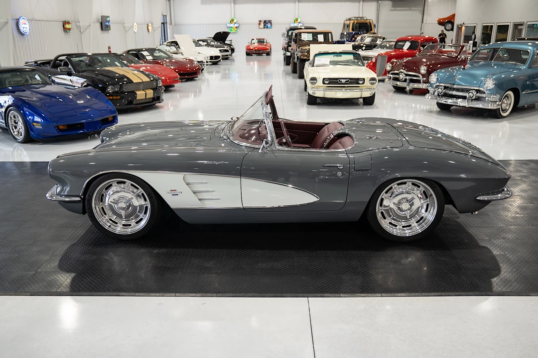 1961 Chevrolet Corvette C1 - Image 11 of 31
