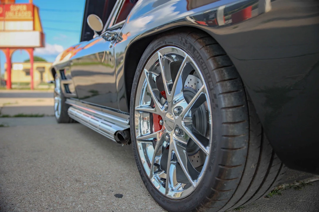 1963 Chevrolet Corvette C2 - Image 17 of 31
