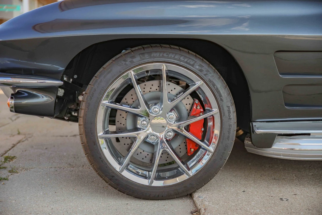 1963 Chevrolet Corvette C2 - Image 16 of 31