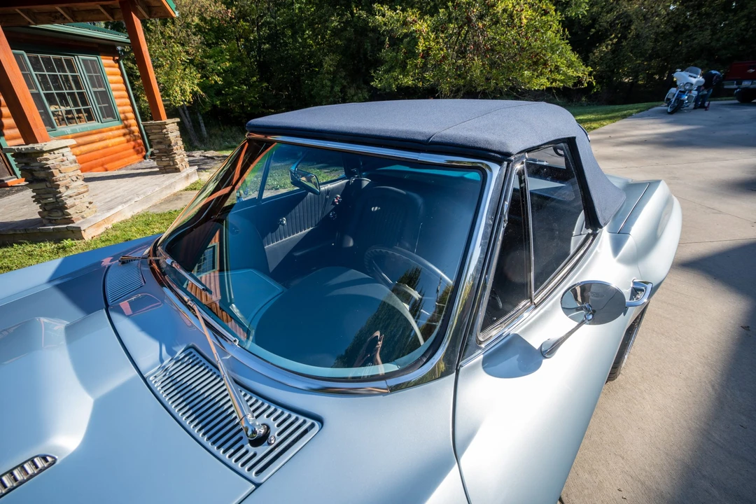 1963 Chevrolet Corvette C2 - Image 23 of 31